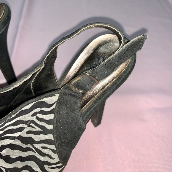 ‼️👠‼️BOGO 50% OFF. Zebra print ruffle high heels! - Picture 4 of 15